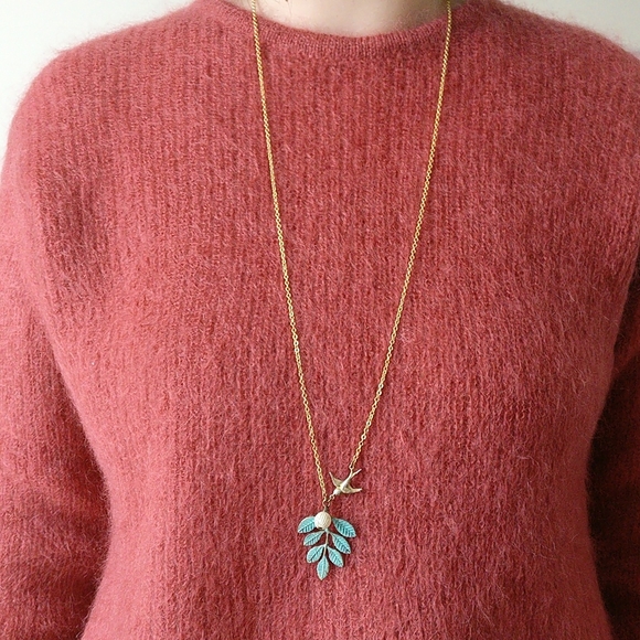 Gold chain long necklace with teal leaf & bird pendant 🌿🐦 - Picture 1 of 6